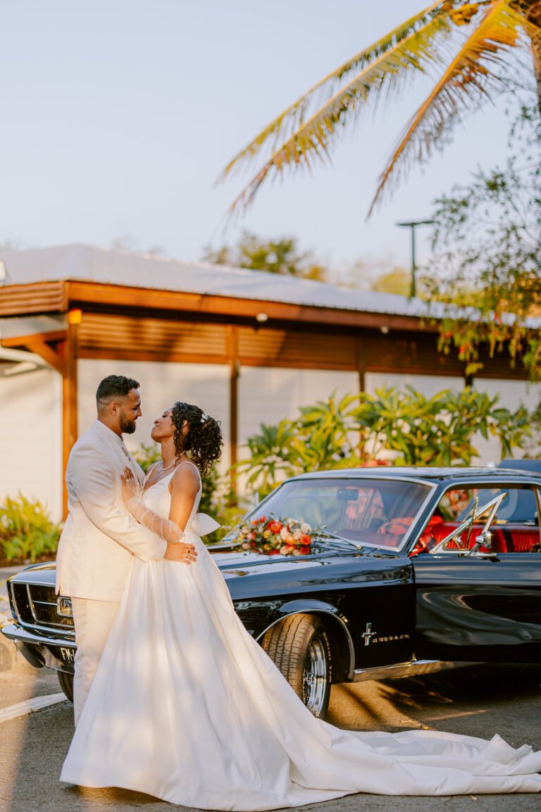 Photo d'un mariage à La Réunion – couple – Ford Mustang