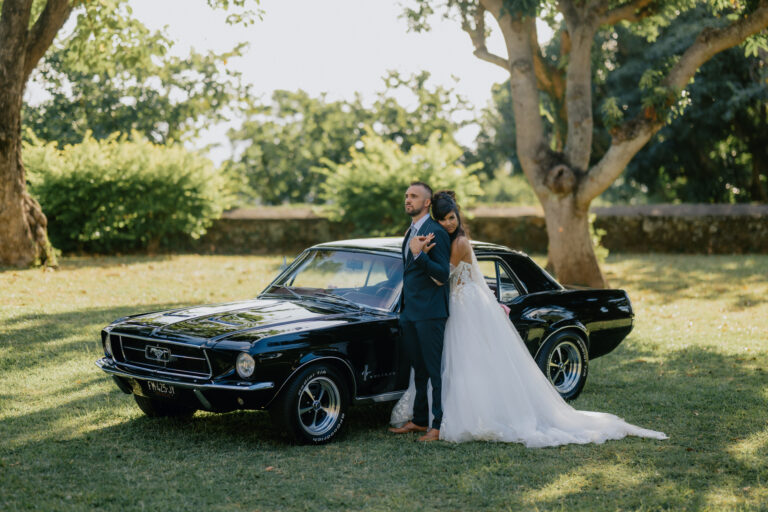 Photo d'un mariage à La Réunion – couple – Ford Mustang