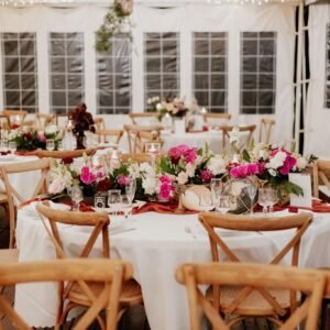 Photo d'un mariage à La Réunion – Chaises crossback