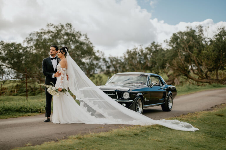 Photo d'un mariage à La Réunion – couple – Ford Mustang