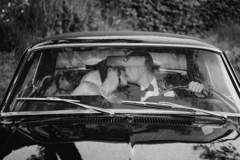 Photo d'un mariage à La Réunion – couple – Ford Mustang
