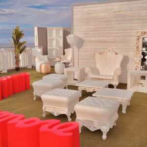 Photo d'un événement professionnel à La Réunion – Mirror of love, Fauteuil QUEEN OF LOVE, Table basse DUKE OF LOVE