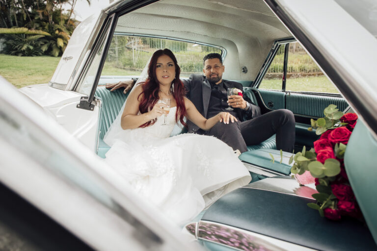 Photo d'un mariage à La Réunion – couple – Ford Thunderbird