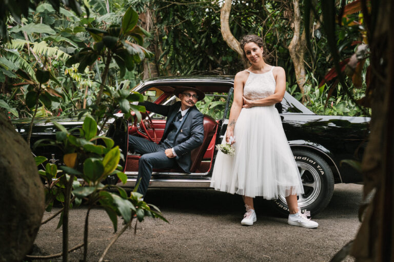 Photo d'un mariage à La Réunion – couple – Ford Mustang