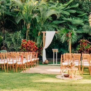 Chaises chiavari bois cérusés
