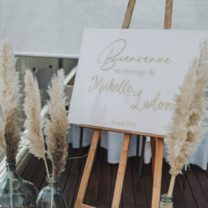 Photo d'un mariage à La Réunion – Panneau de bienvenue – Décoration florale