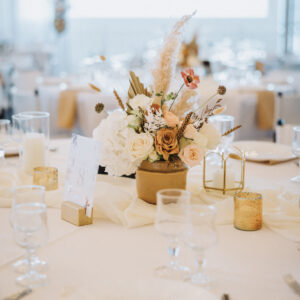 Photo d'un mariage à La Réunion – Centre de table – Décoration florale