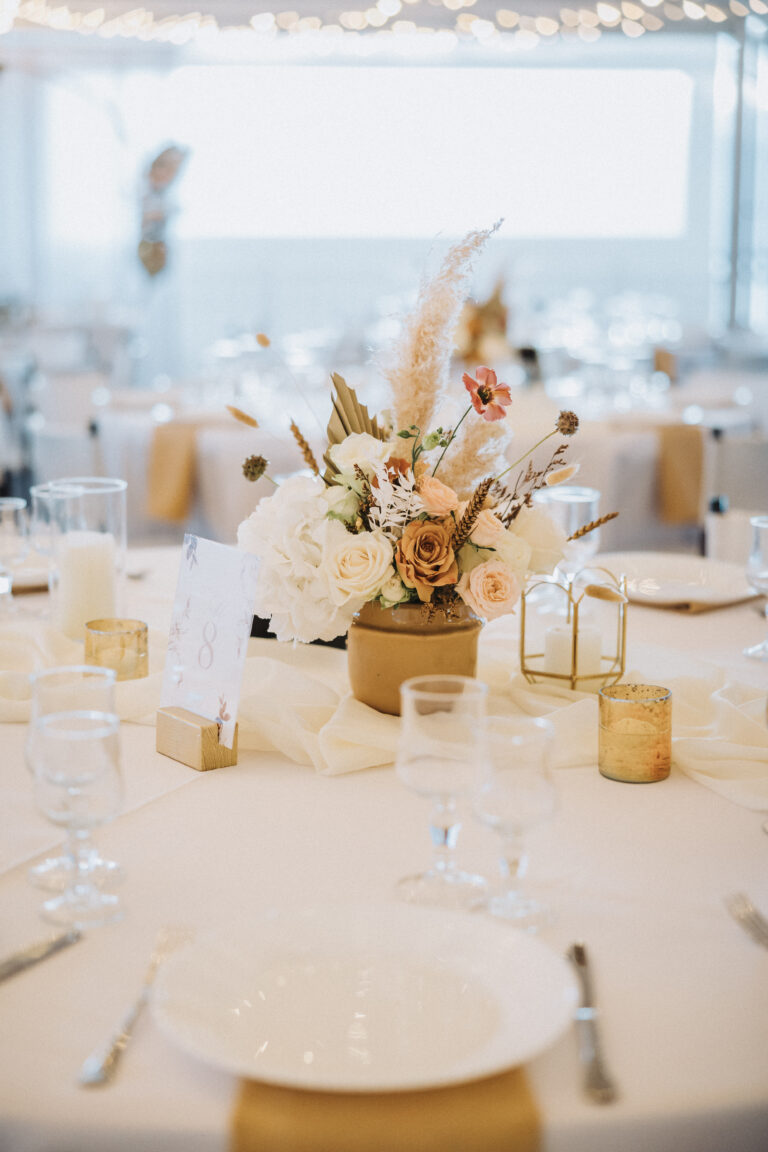 Photo d'un mariage à La Réunion – Centre de table – Décoration florale