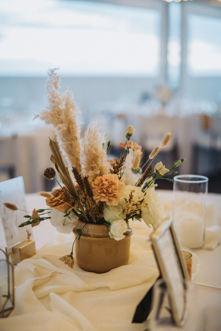 Photo d'un mariage à La Réunion – Centre de table – Décoration florale