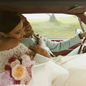 Photo d'un mariage à La Réunion – couple – Ford Mustang