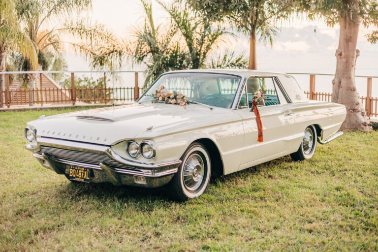 Photo d'un mariage à La Réunion – Ford Thunderbird