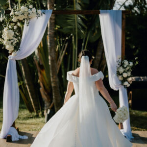 Photo d'un mariage à La Réunion – Arche – Décoration florale