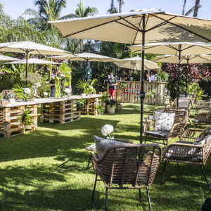 Photo d'un mariage à La Réunion – Pack salon Rotin, Parasol