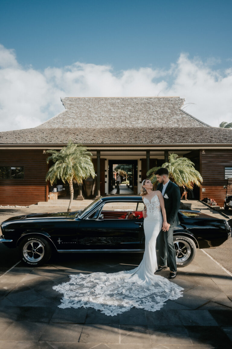 Photo d'un mariage à La Réunion – couple – Ford Mustang