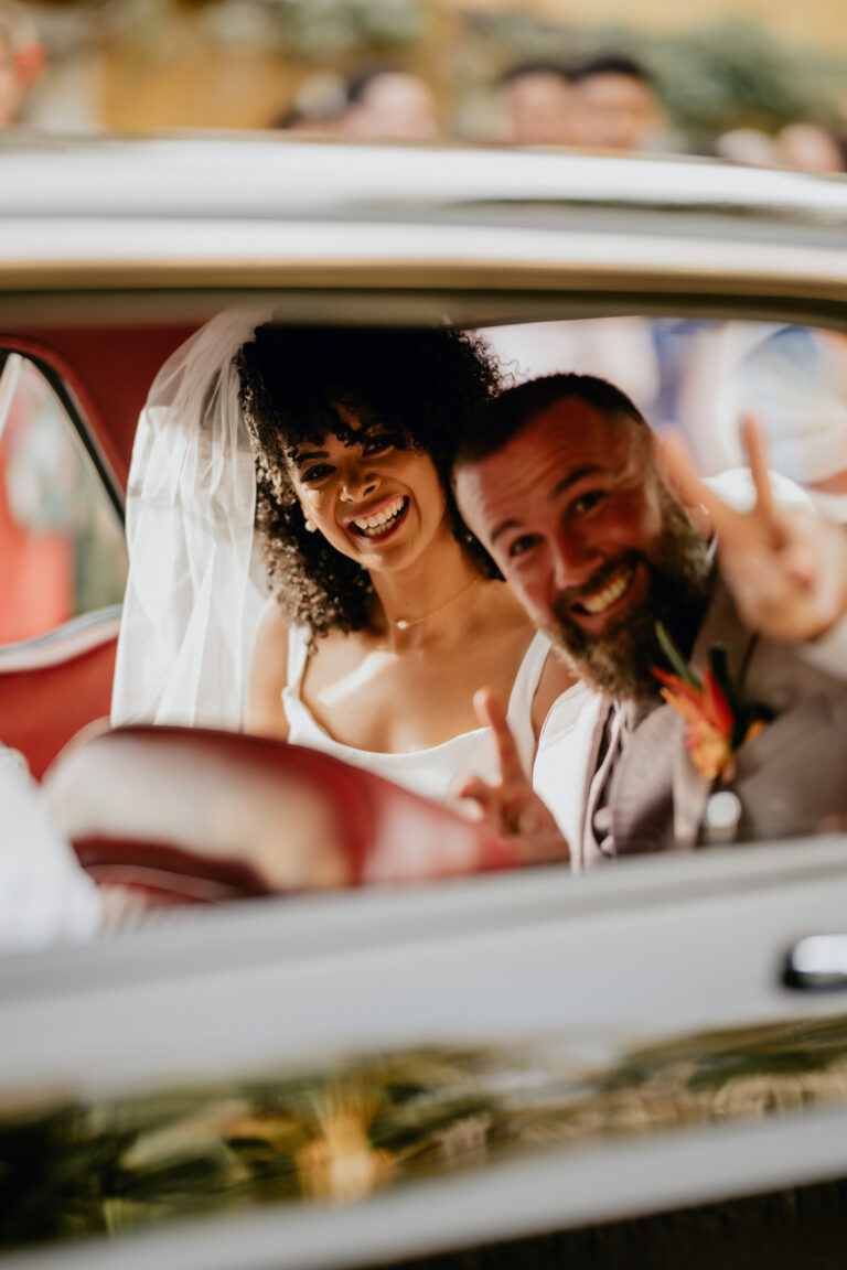 Photo d'un mariage à La Réunion – couple – Ford Mustang