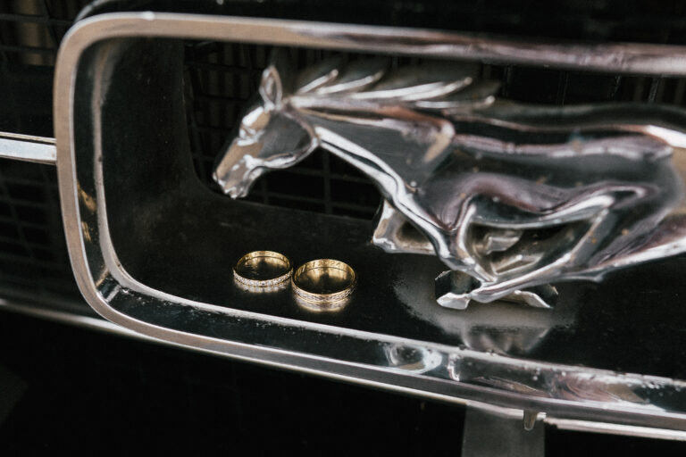 Photo d'un mariage à La Réunion – Ford Mustang