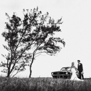 Photo d'un mariage à La Réunion – couple – Ford Mustang