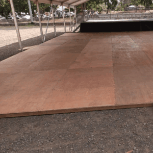 Plancher, estrade, piste de danse