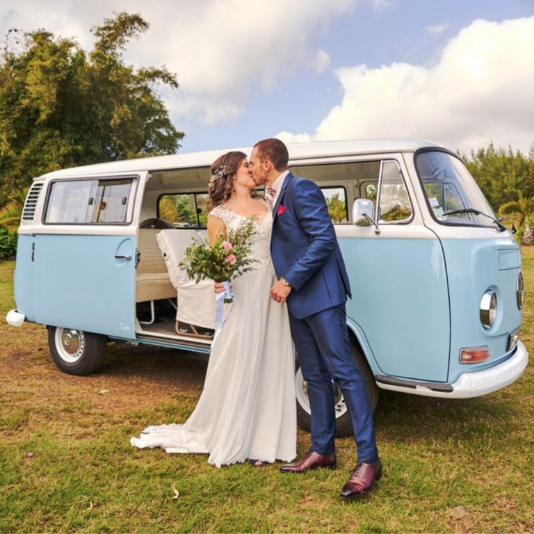 Photo d'un mariage à La Réunion – couple – COMBI VW