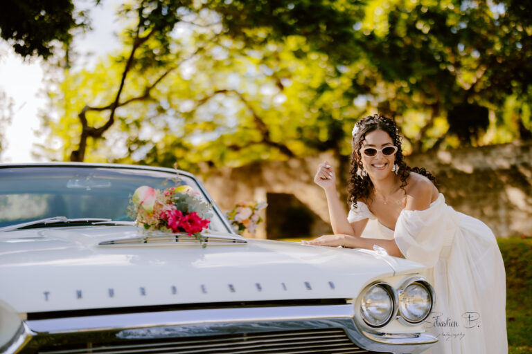 Photo d'un mariage à La Réunion – Ford Thunderbird