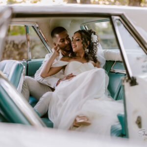 Photo d'un mariage à La Réunion – couple – Ford Thunderbird
