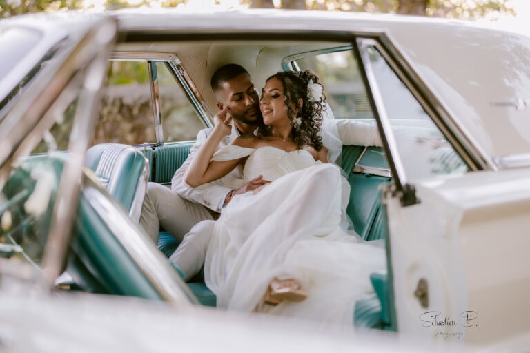 Photo d'un mariage à La Réunion – couple – Ford Thunderbird