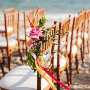 Photo d'une cérémonie laïque à La Réunion – Chaises chiavari bois cérusés