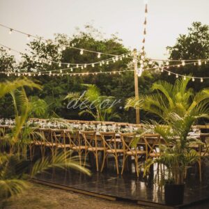 Photo d'un mariage à La Réunion – Grande tablée – Chaises crossback, Guinguettes