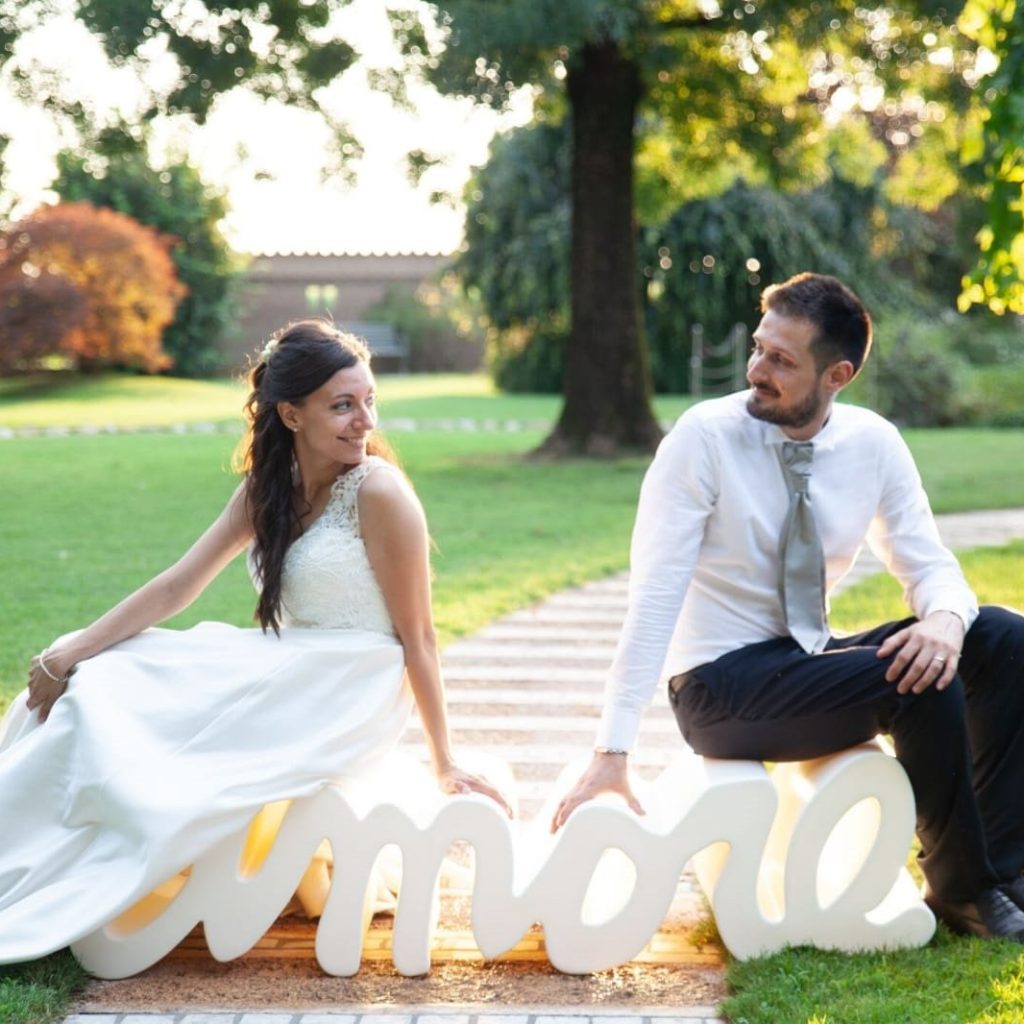 stringhi-franci_panchina-amore_02