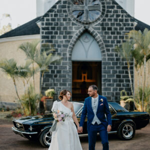 Photo d'un mariage à La Réunion – couple – Ford Mustang