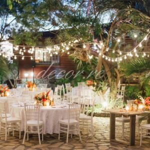 Photo d'un mariage à La Réunion – Chaises chiavari blanches, Guinguettes
