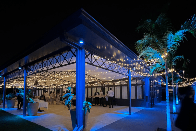 Photo d'un mariage à La Réunion – Guirlandes lumineuses