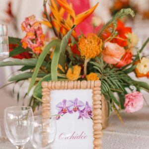 Photo d'un mariage à La Réunion – Nom de table – Décoration florale