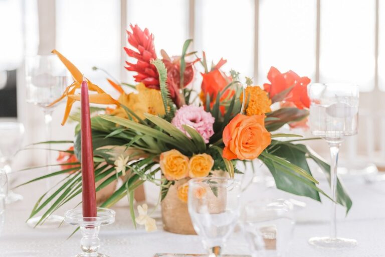 Photo d'un mariage à La Réunion – Centre de table – Décoration florale