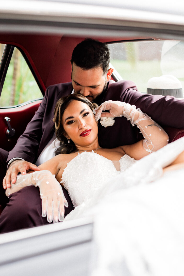 Photo d'un mariage à La Réunion – couple – Ford Mustang