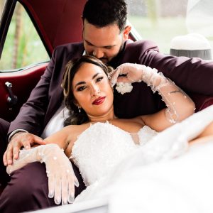 Photo d'un mariage à La Réunion – couple – Ford Mustang