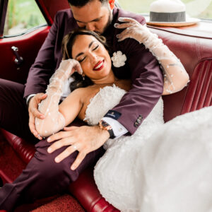 Photo d'un mariage à La Réunion – couple – Ford Mustang